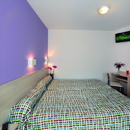 Hotel Saint Contard Lourdes Bagian luar foto